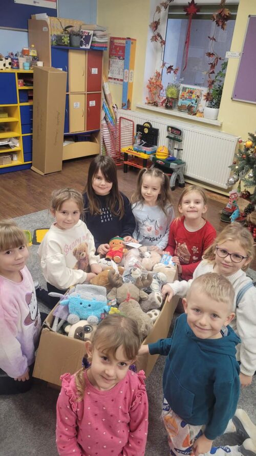 Uczniowie ze SP w Boćwince znowu razem z Fundacją „Gdy Liczy Się Czas” pomagają dzieciom chorym onkologicznie