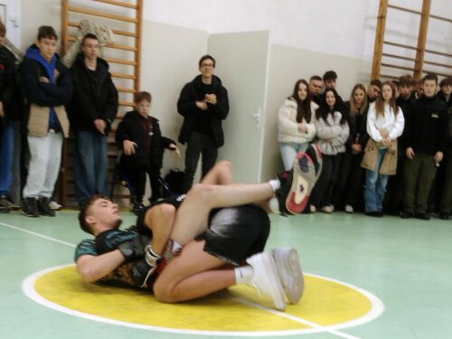 Zajęcia z samoobrony z ZSZ