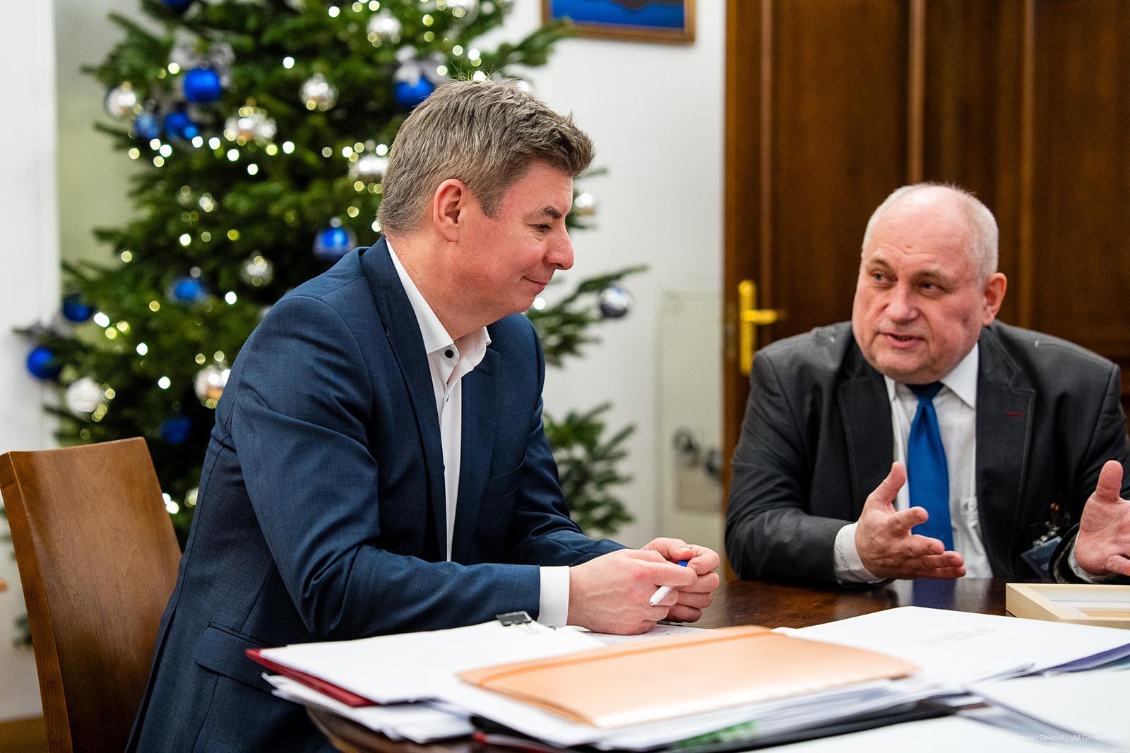 Delegacja samorządowców z Gołdapi przekazała na ręce ministra Jana Grabca petycję do premiera Donalda Tuska w sprawie reaktywacji linii kolejowej