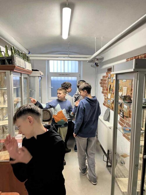 „Korony, Hołdy i Dziedzictwo – historia naszej ziemi”