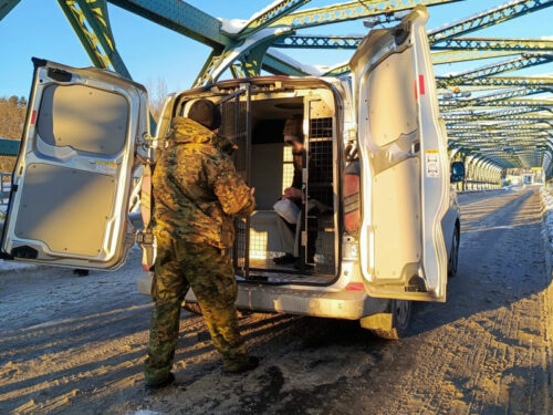 Gołdapscy funkcjonariusze SG przekazali Ukraińca