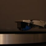 Magia analogu w Twoim domu – Jak wybrać idealne gramofony i zbudować wymarzony system audio?