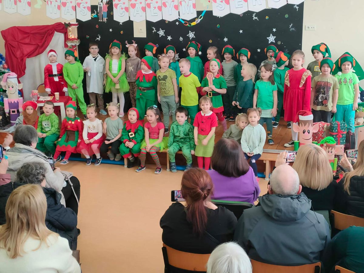 Elfy dla Babci i Dziadka – wyjątkowe święto w Szkole Podstawowej nr 5 im. Noblistów Polskich