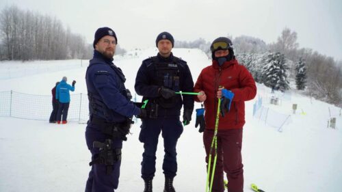 Bezpiecznie na stoku z gołdapskimi policjantami