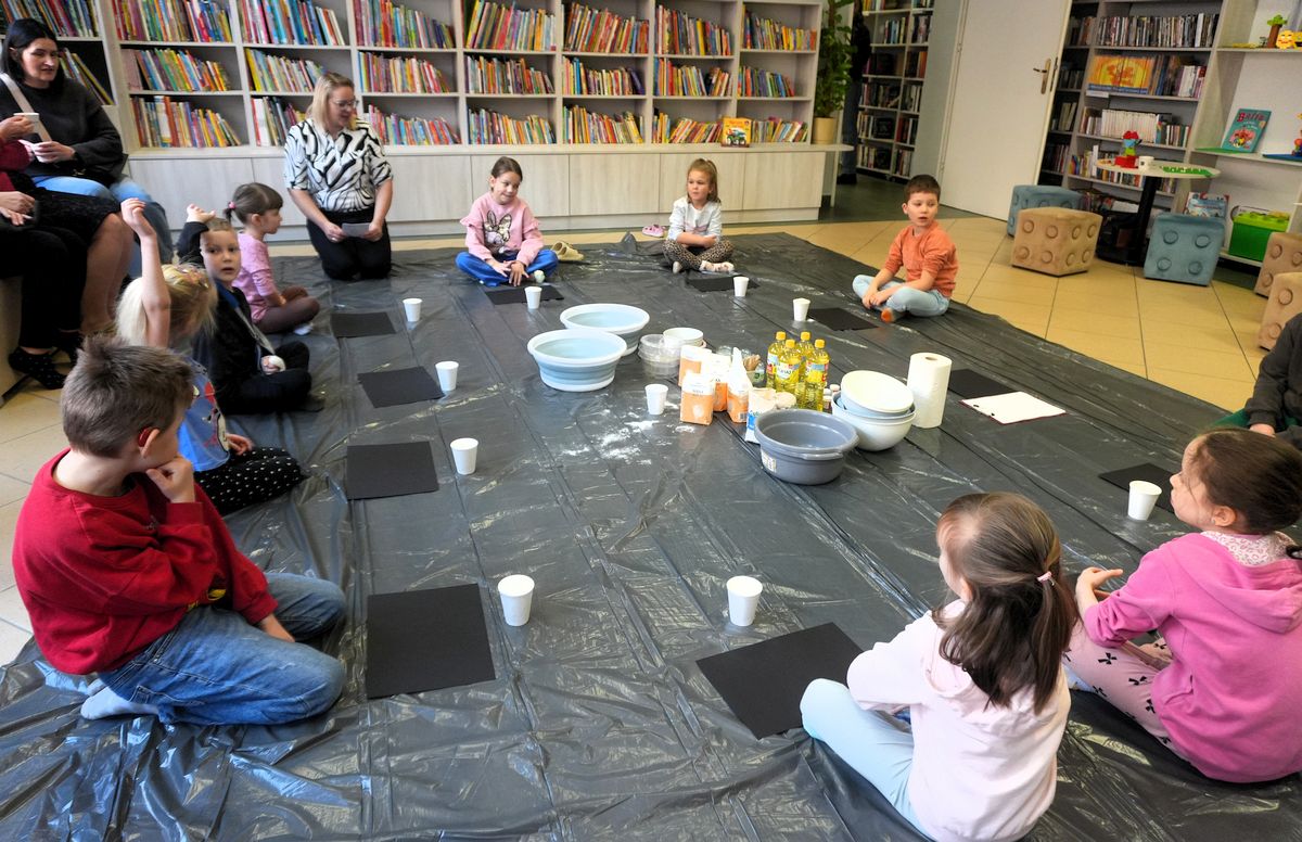 Gdy słowo spotyka dotyk – twórcze warsztaty w bibliotece