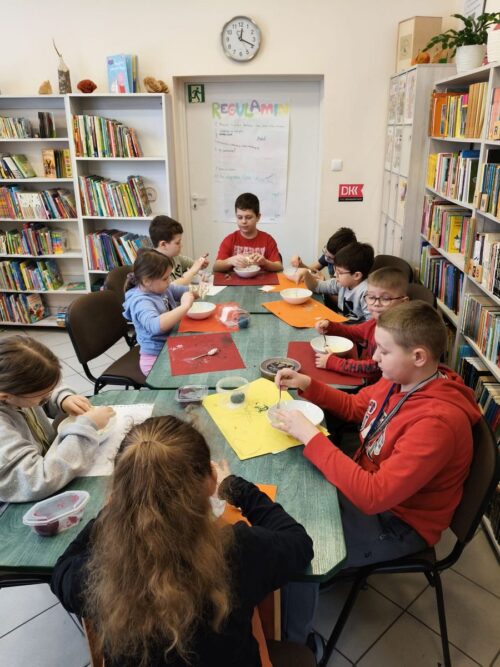 Ferie z biblioteką. Tydzień czytelniczo-literacki w Filii w Grabowie