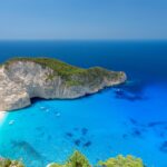 Greckie wyspy: gdzie jechać na plaże, zwiedzanie i spokój