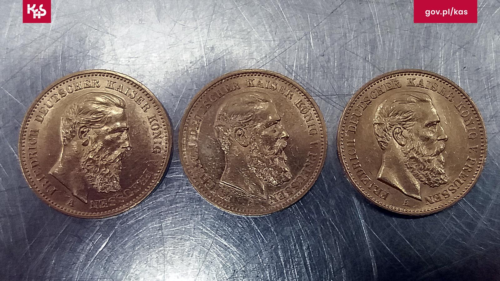 Z regionu. KAS udaremniła przemyt kolekcji monet