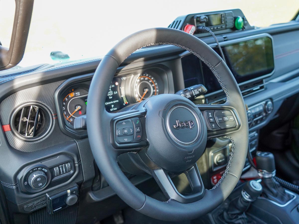 Samochody terenowe ruszyły na granicę