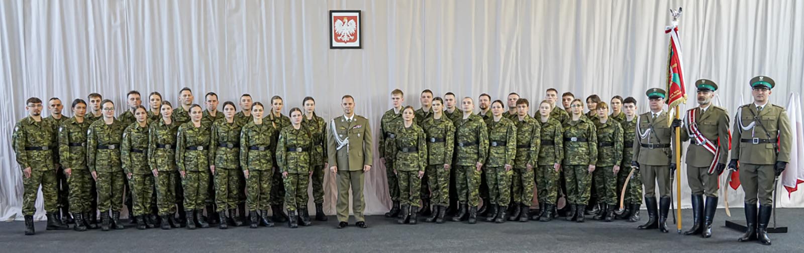 Ślubowali „…służyć wiernie Narodowi Polskiemu, mając zawsze na względzie interes Państwa Polskiego…”