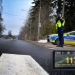 Brawura przy przejściu dla pieszych – 23-latek stracił prawo jazdy