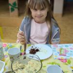 Radosne śniadanie wielkanocne uczniów klas 1–3 w Szkole Podstawowej w Boćwince