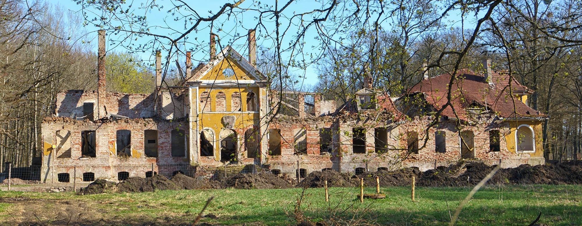 Inni napisali. O pałacu w Mieduniszkach tym razem bardziej optymistycznie