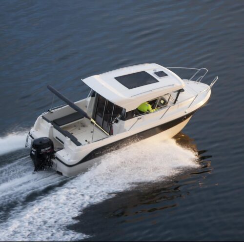 Parker 660 Weekend – kompaktowy cruiser na krótkie wypady