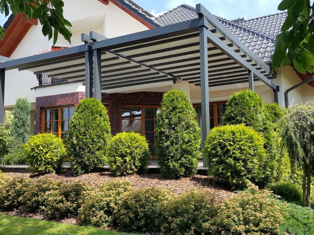 Pergole tarasowe – sposób na wygodniejszy taras przez większą część roku