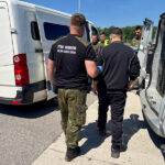 Udawał kuriera żywności, a przewoził migrantów