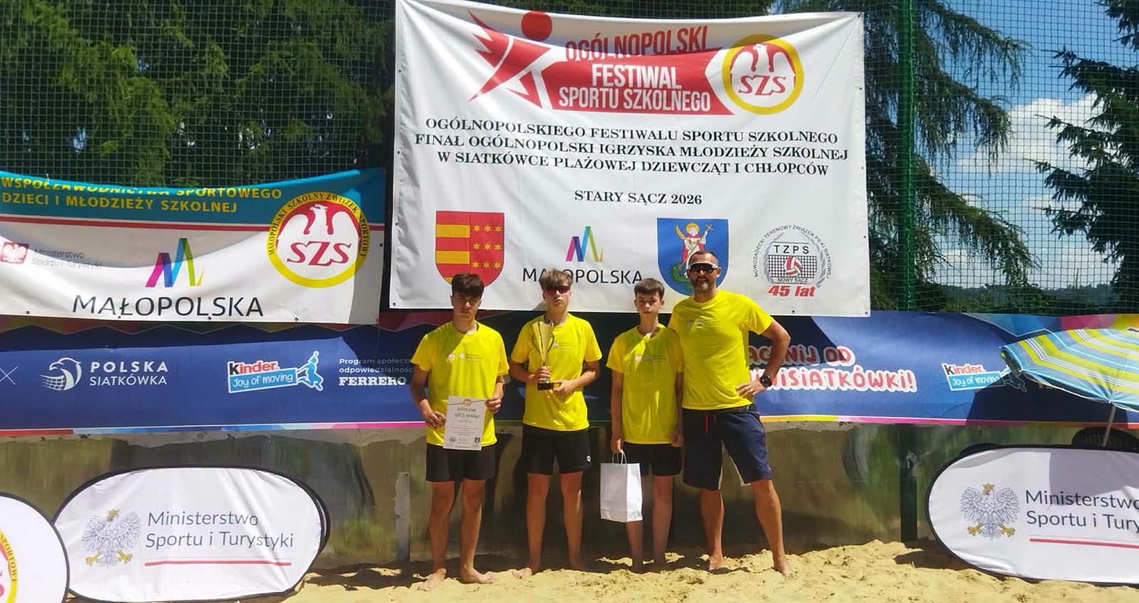Siatkarze plażowi SP 3 Gołdap zagrali w Finale Polski Igrzysk Młodzieży Szkolnej w Starym Sączu