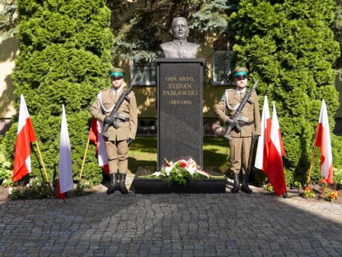 Funkcjonariusze z Warmińsko-Mazurskiego Oddziału Straży Granicznej upamiętnili 70. rocznicę śmierci swojego patrona
