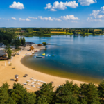 Najlepsze hotele nad wodą w Polsce – ranking miejsc na wyjątkowy wypoczynek