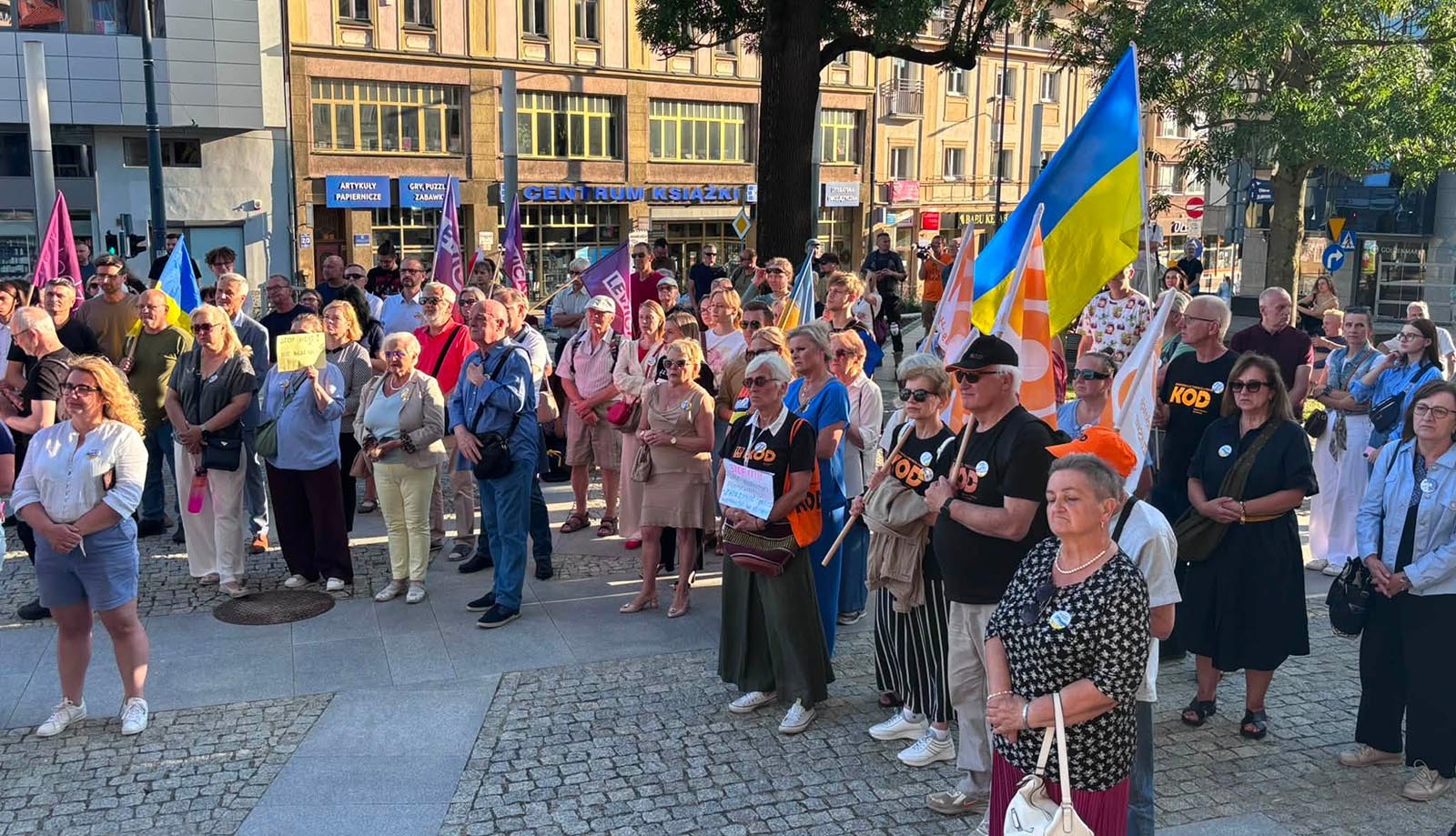 Nie bądź obojętny! Protest przed olsztyńskim ratuszem