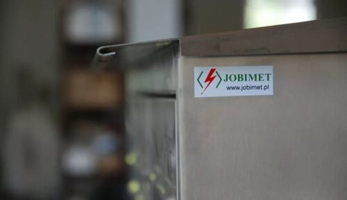 Drzwiczki osłonowe, skrzynki i obudowy techniczne Jobimet