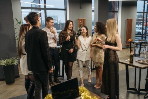 Imprezy firmowe – dlaczego warto powierzyć organizację profesjonalistom?