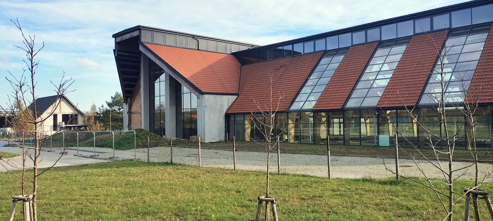 Czytelnicy informują. Podejrzana dziura w dachu