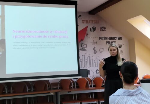 Seminarium „Moc neuroróżnorodności”. O prawie każdej jednostki do uszanowania jej odrębności