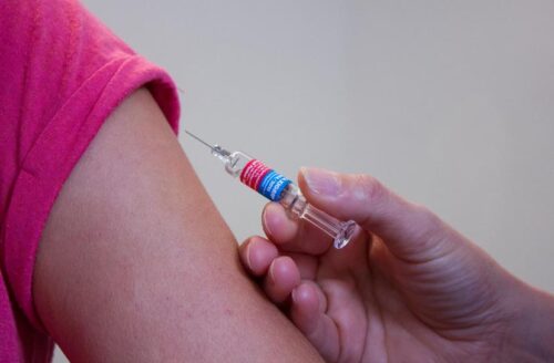 Państwowy Powiatowy Inspektor Sanitarny w Gołdapi informuje. Bezpłatne szczepienia przeciw HPV dla młodych dorosłych 19-26 lat!