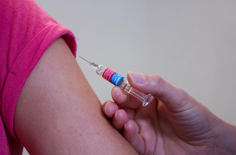 Państwowy Powiatowy Inspektor Sanitarny w Gołdapi informuje. Bezpłatne szczepienia przeciw HPV dla młodych dorosłych 19-26 lat!